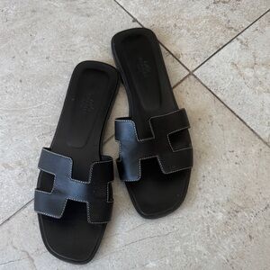 Hermes Elegant Black Slide Sandals